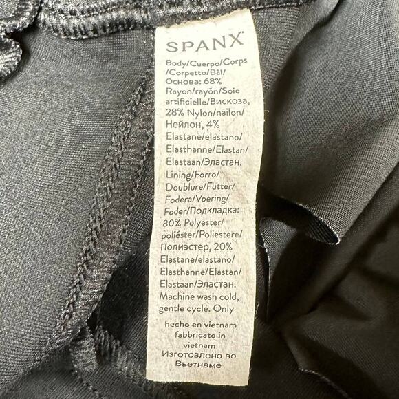 Spanx NWOT The Perfect Pant Hi-Rise Flare Black Size 3X Ponte Fabric Pull-On - Picture 5 of 10